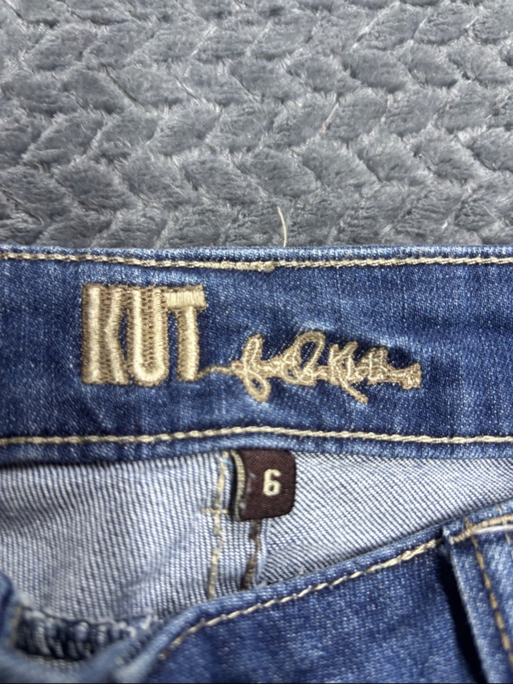 Kut from the Kloth Medium Blue Denim Roll-Cuff Women's Bermuda Shorts - Picture 2 of 5